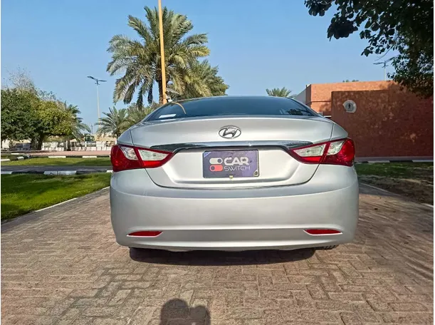 Car image 6
