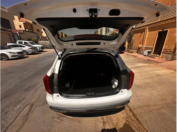 Car image 22