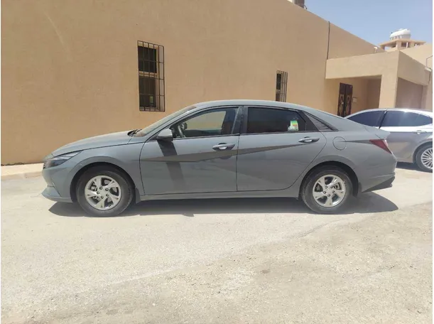 Car image 8