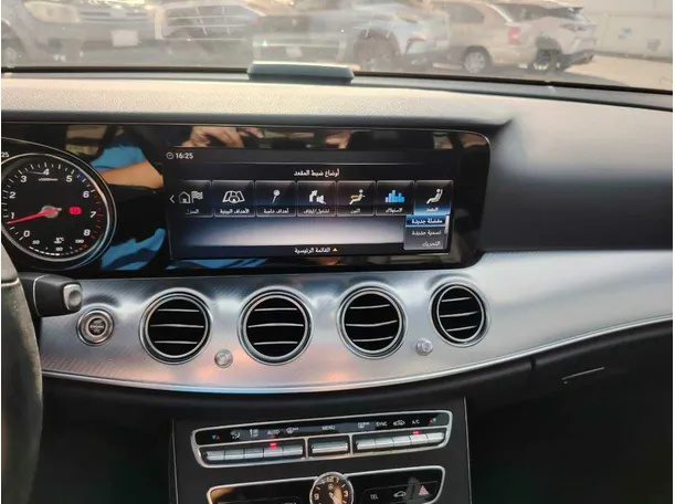 Car image 27