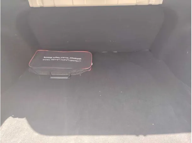 Car image 22