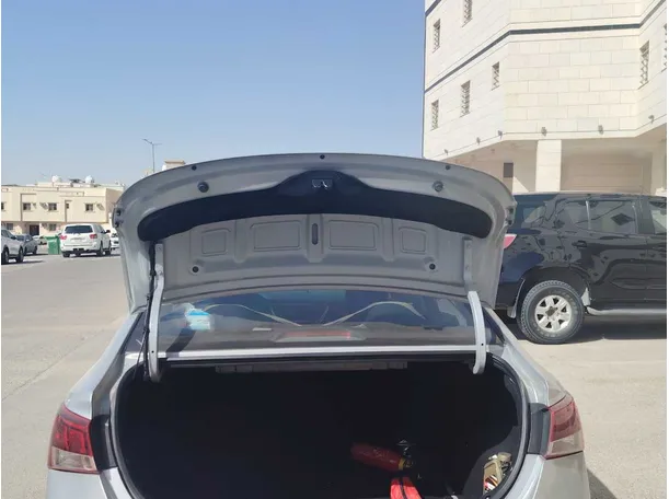 Car image 23