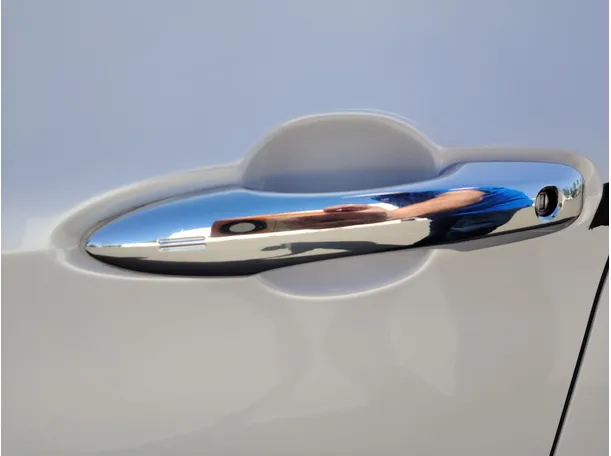 Car image 24