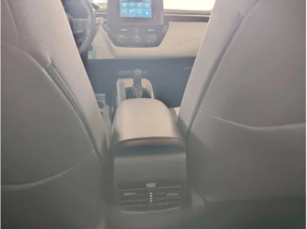 Car image 27