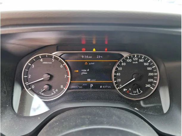 Car image 19