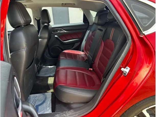 Car image 14