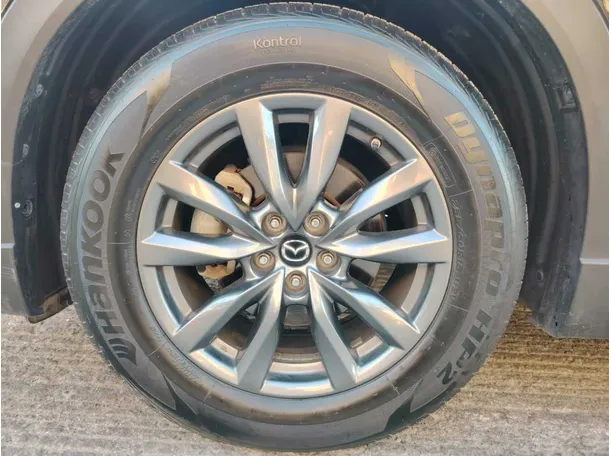 Car image 10