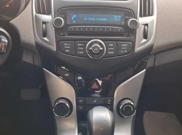 Car image 15