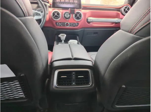 Car image 27