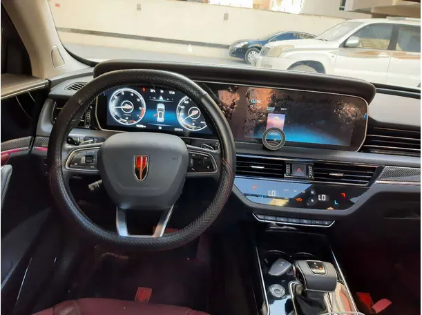 Car image 14