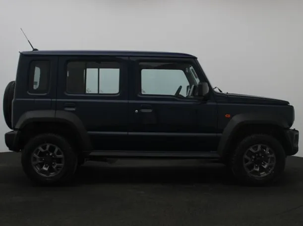 Car image 13