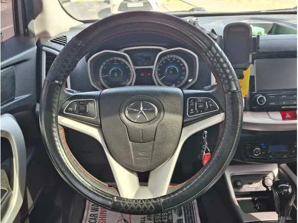 Car image 16