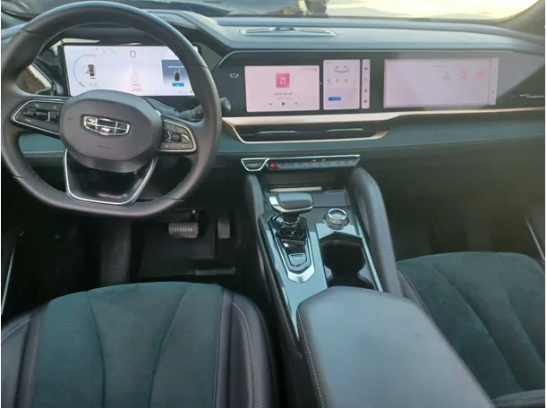 Car image 16