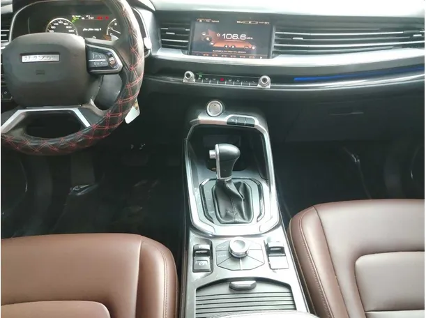 Car image 21