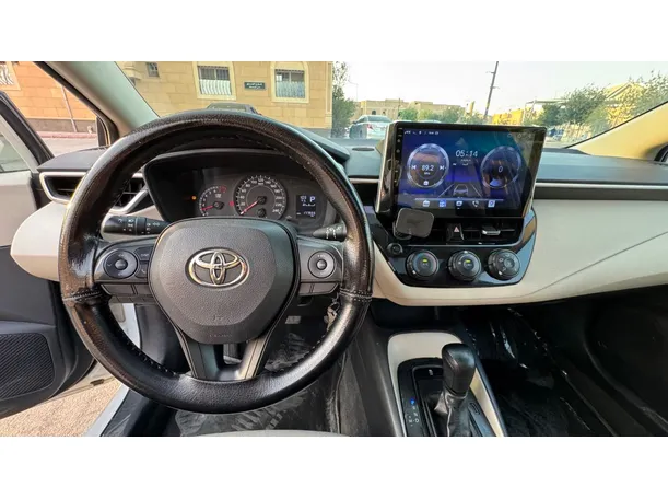 Car image 16