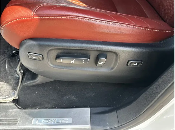 Car image 33