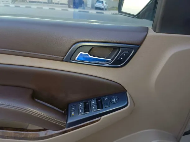 Car image 35