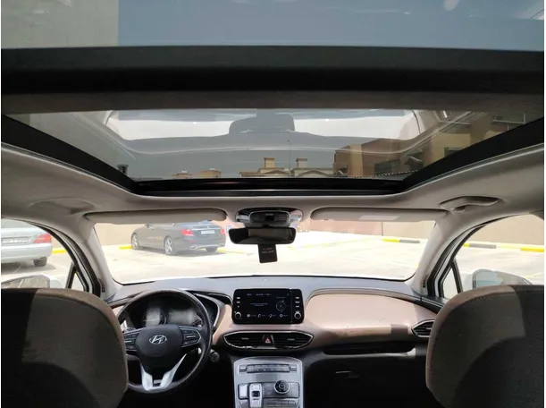 Car image 17