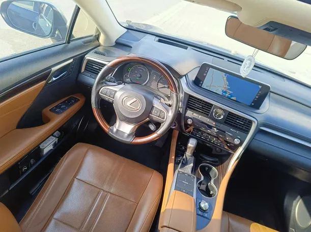 Car image 23
