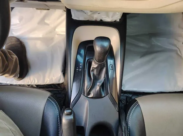 Car image 24