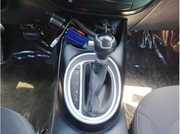 Car image 14