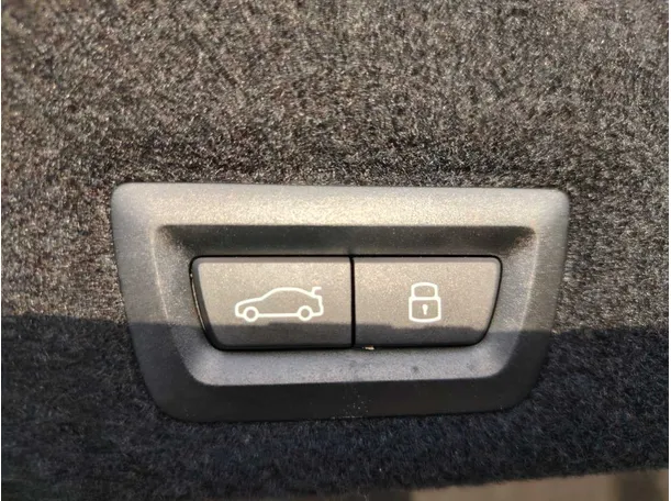 Car image 39