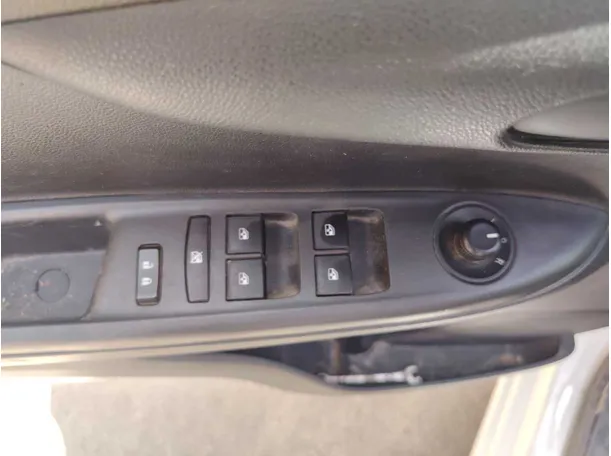 Car image 24