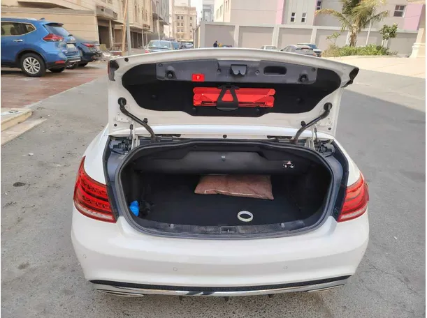 Car image 26