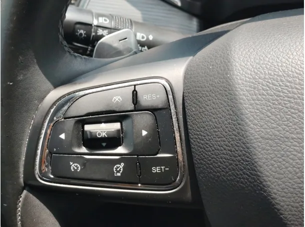 Car image 28