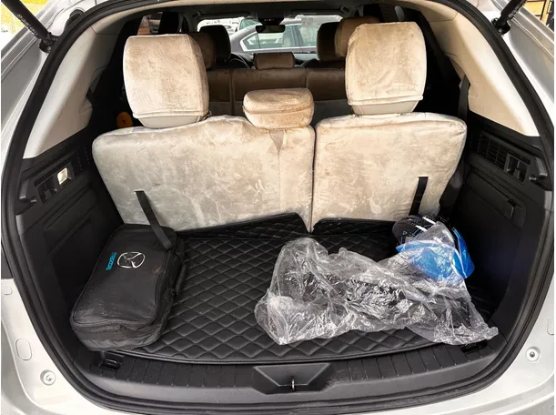Car image 24