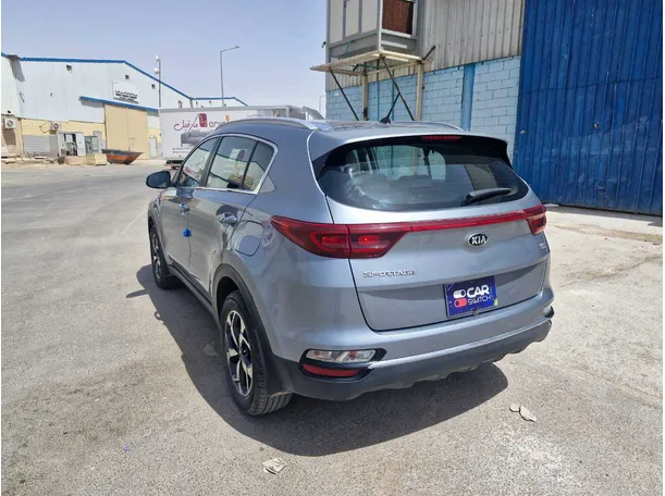 Car image 7
