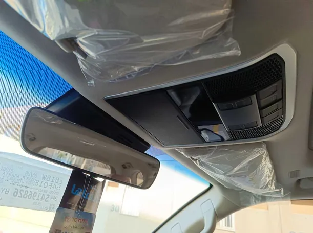 Car image 31