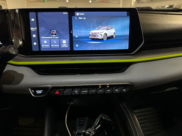 Car image 17