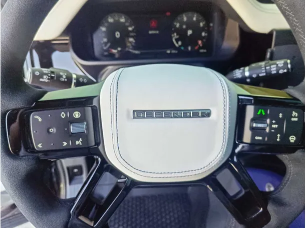 Car image 26