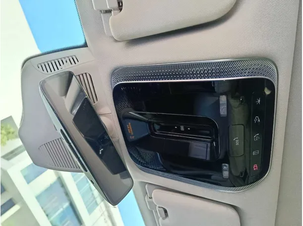 Car image 34