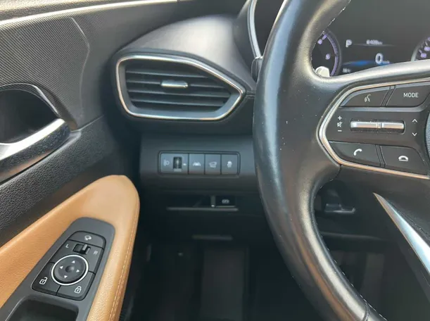 Car image 25