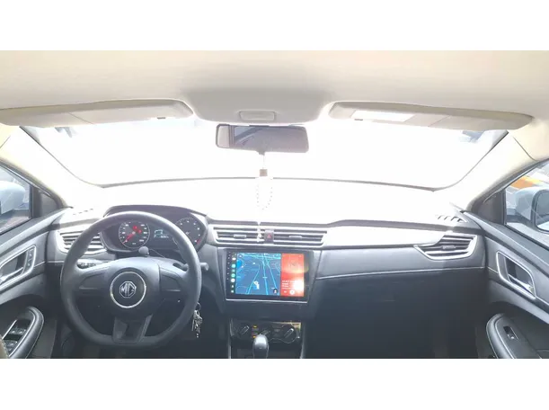 Car image 19
