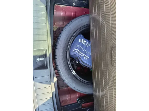 Car image 35