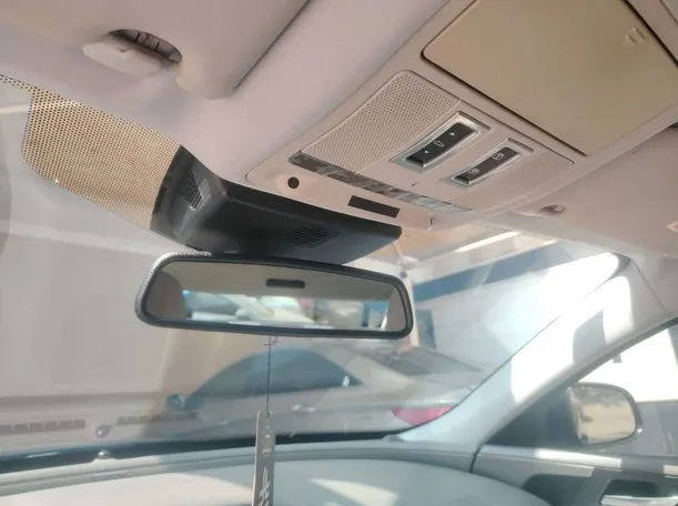 Car image 30