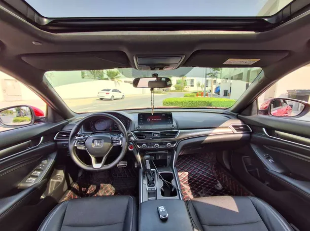 Car image 17