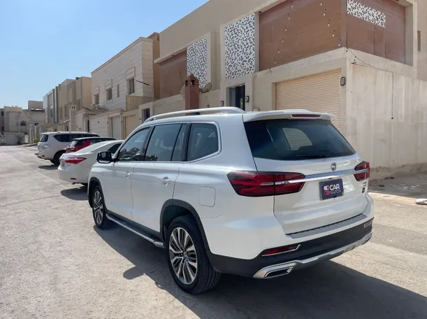 Car image 7