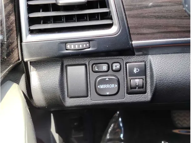 Car image 27