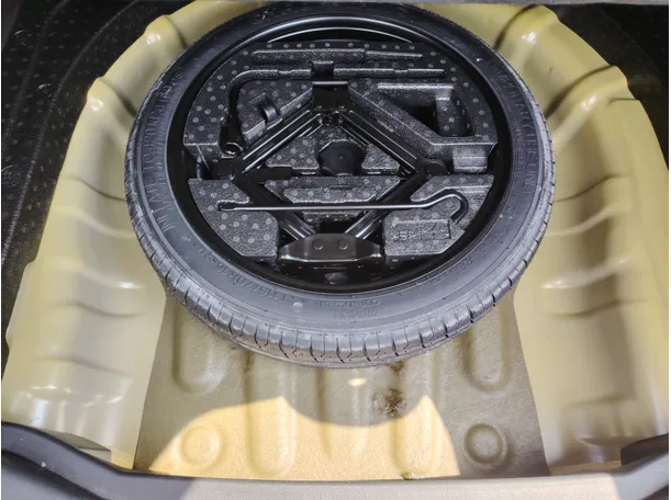 Car image 31