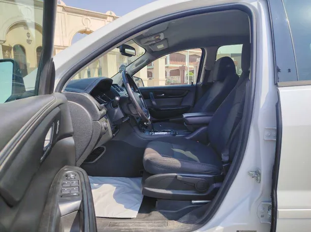 Car image 13