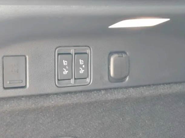 Car image 31