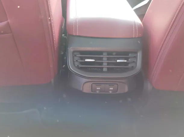Car image 27