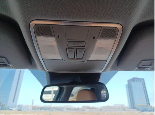 Car image 23