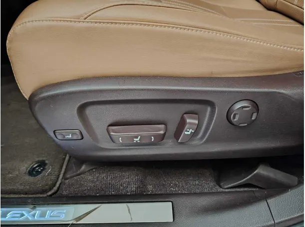 Car image 35