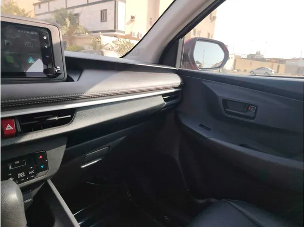 Car image 21