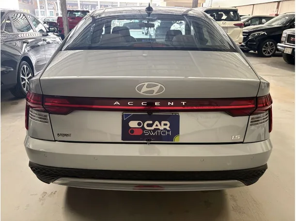 Car image 6